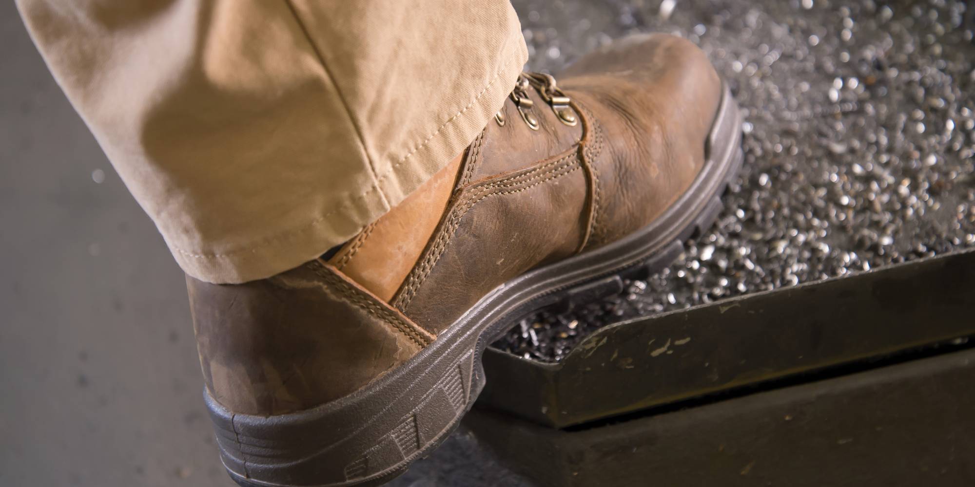 Reasons to Wear Safety Toe Shoes